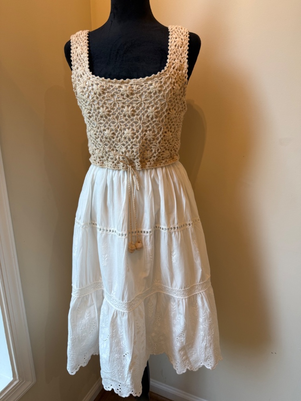 Anthropologie Beckett Crochet Eyelet Dress Sleeveless Ruffle White Tan Cotton XS